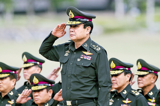 泰国陆军司令当选临时总理