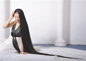 两米长发女揭秘:青丝20年没烫过没染过|头发|护