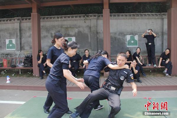 湖北长阳女警开展应急处置能力训练|女警|警务