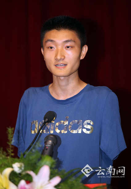 杨孟衡在做演讲。资料图