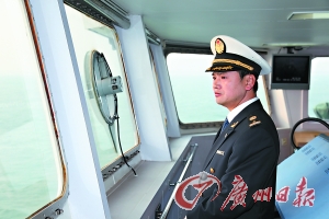 “海巡31”船船长 十级海风中搜救八天