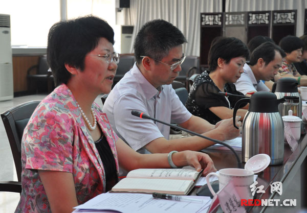 湖南省妇联主席杜亚玲长沙调研<em>女性权益</em>保护现