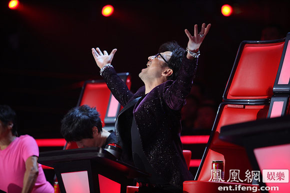 《好声音》梦想班开战 汪峰失控呐喊扮啦啦队