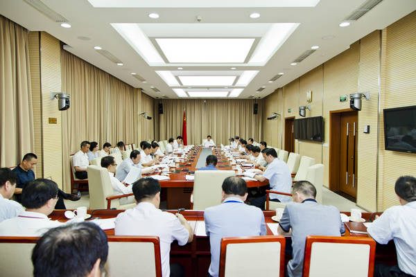 韩长赋主持召开农业部常务会议研究加强农产品