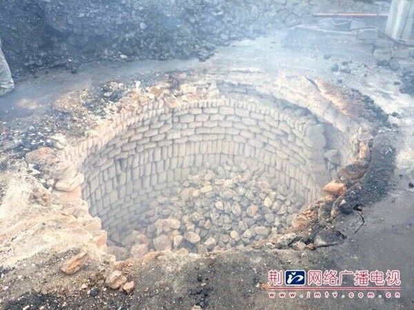 荆门东宝区石灰窑厂发生安全事故致两死 一人