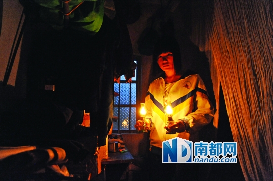 6 .2011年3月份，在马尾坑居住的阿凤，那时她正读初三。