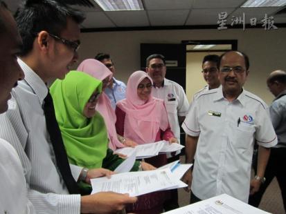 大马公务员招录竞争激烈 华裔录取率居各族之