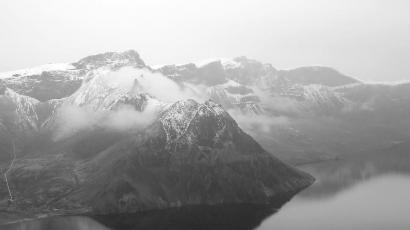 长白山迎来入秋首场雪