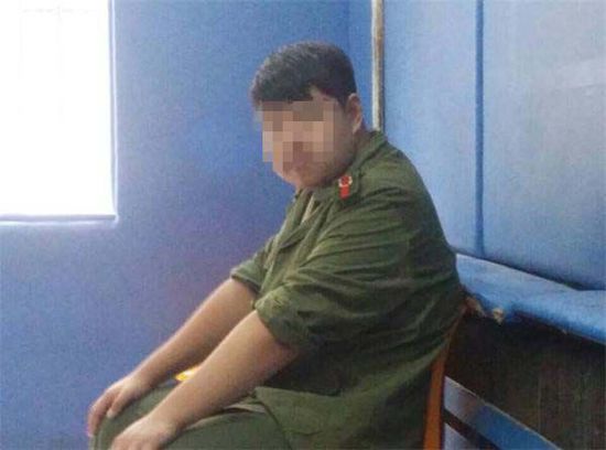 　　捅教师的14岁初中生