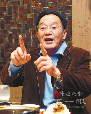 　　张贤亮。