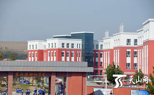 霍城县初级中学一角