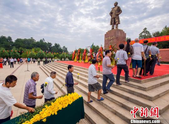 湖南宜章县纪念邓中夏诞辰120周年