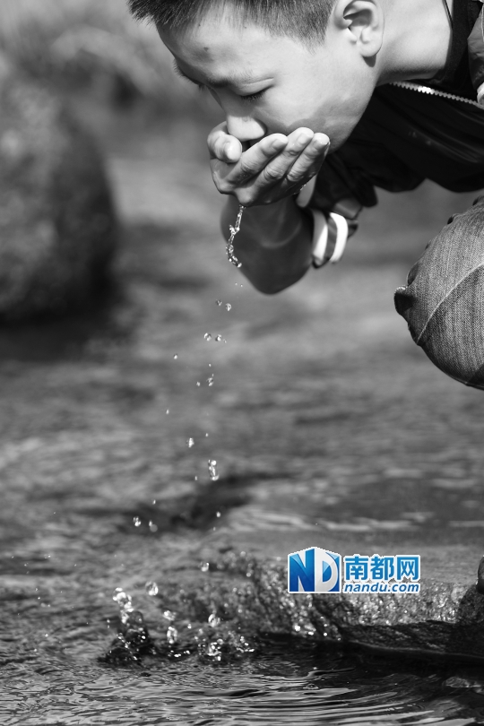 11岁的源海晖逐渐了解爷爷的追寻。