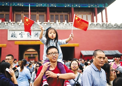 北京故宫游客爆棚