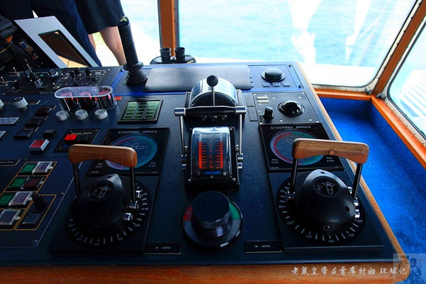 揭秘超级游轮驾驶舱(游轮行连载2) 揭秘超级游轮驾驶舱(游轮行连载2)