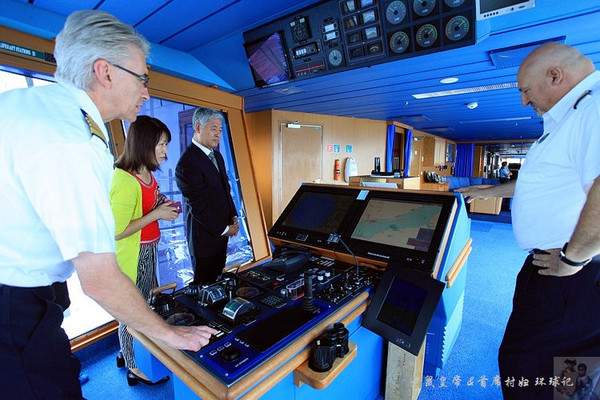 揭秘超级游轮驾驶舱(游轮行连载2) 揭秘超级游轮驾驶舱(游轮行连载2)