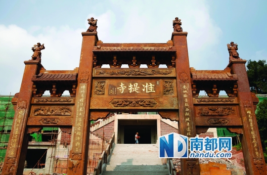西湖准提寺修建已现雏形,山门牌坊气势宏伟。