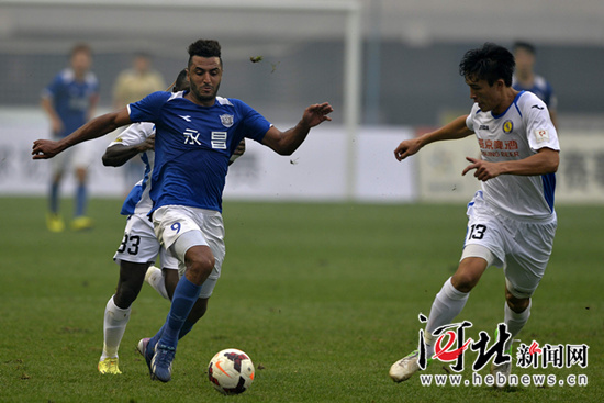 中国足球甲级联赛石家庄永昌队2比0战胜北京