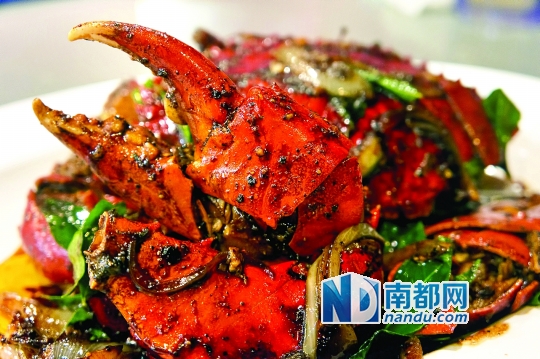 “滋味蟹馔”自助餐上的黑椒炒蟹。资料图片
