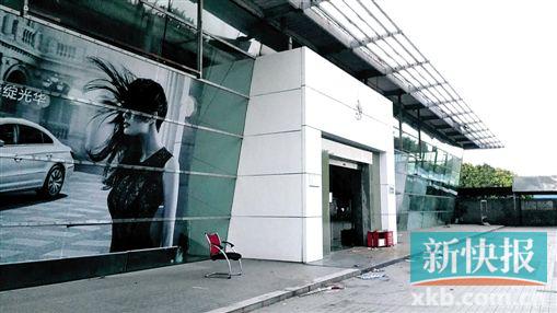 ■昔日的一汽大众物通溢众4S店早已人去楼空。