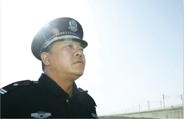 哈密铁路公安处吐哈站派出所所长陈军