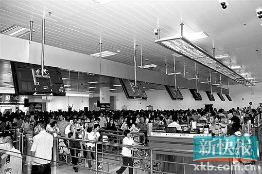 ■目前横琴口岸共有24条出入境边防检查通道。新快报记者 陈婕/摄