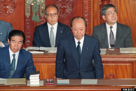 1993年6月18日宫泽喜一首相在通过内阁不信任案的会场（图片来源：时事通信社）