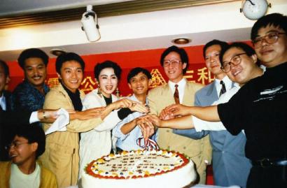 香港影坛大佬向华胜去世