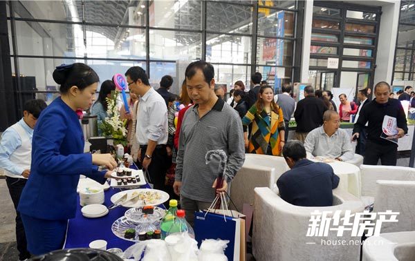 房企为市民提供小点心