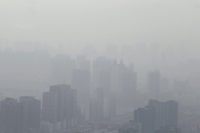 雾霾天里郑州副市长带队查防霾|外迁|扬尘_凤凰资讯