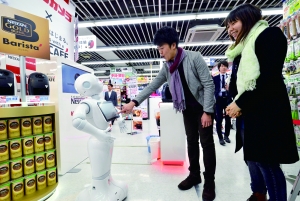机器人导购进驻电器店|日本|东京
