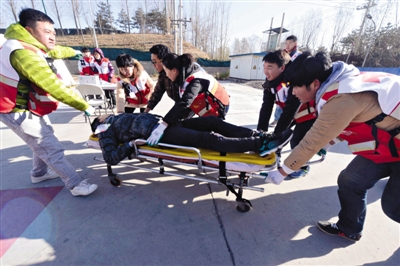 红十字会演练救援|救援|北京_凤凰财经