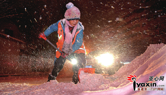 乌鲁木齐大雪 环卫工人的一天:雪停我不停|环卫
