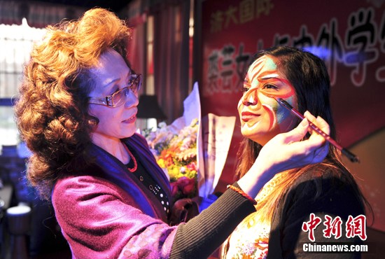 京剧大师<em>裘盛戎</em>之女济南收洋徒|京剧|花脸_凤凰