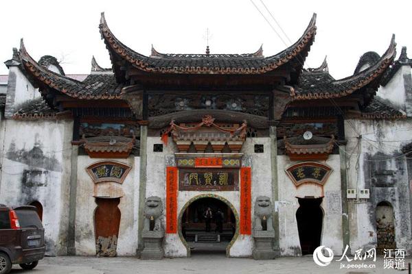 涌山村昭穆堂祠堂门楼(程万海 摄)