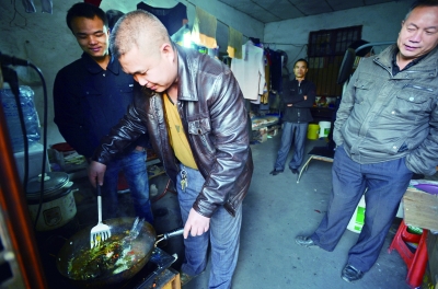 多装点!跑快点! 无良司机称 大不了坐牢|渣土