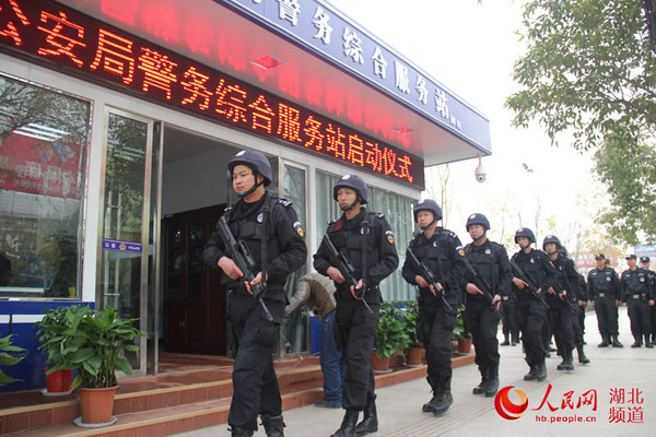 天门街头建警务综合服务站 特警巡逻接处警|民