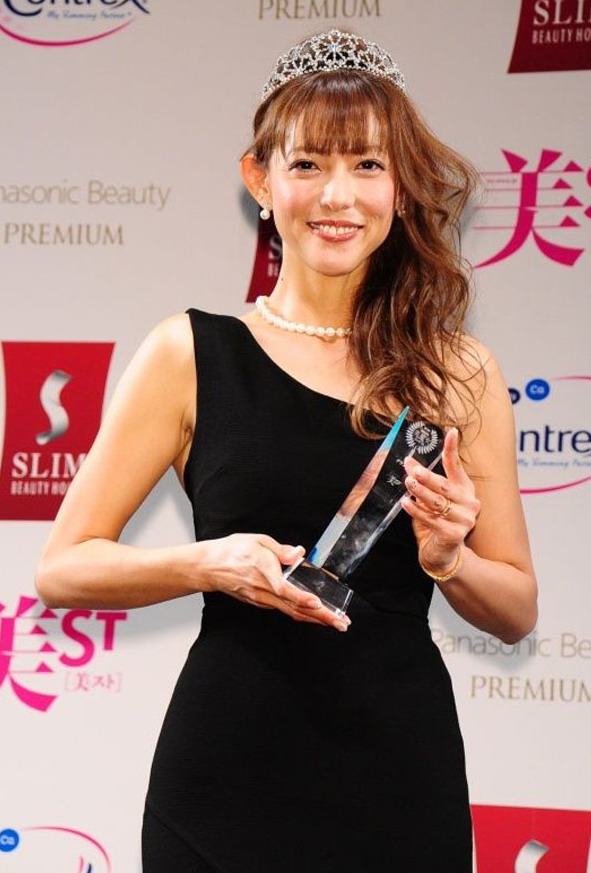 箕轮玖美在日本第5届国民美魔女大赛上获奖（网页截图）