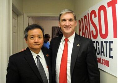 女议员抱娃投票_美国众议员收入(2)