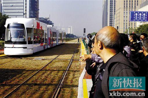 广州首条有轨电车线路开通
