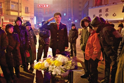 别了,战士|消防员|路口