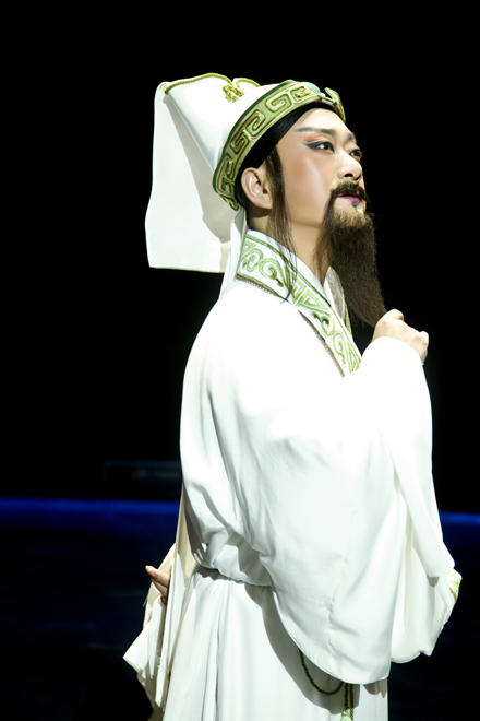 刘国平饰演关汉卿