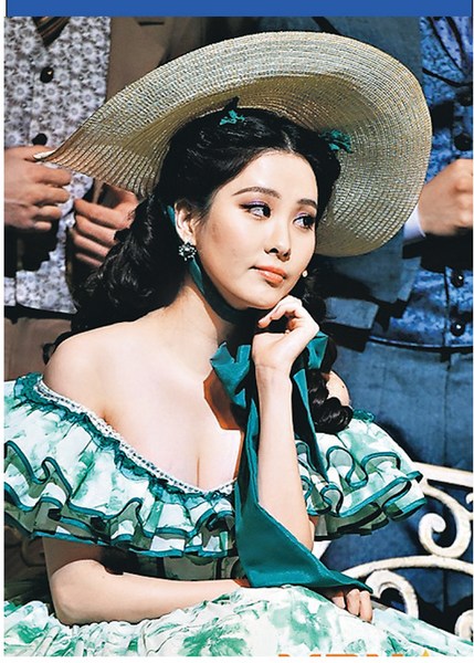 <em>少女</em>时代徐贤穿性感低胸装 身材丰满皮肤<em>白皙</em>