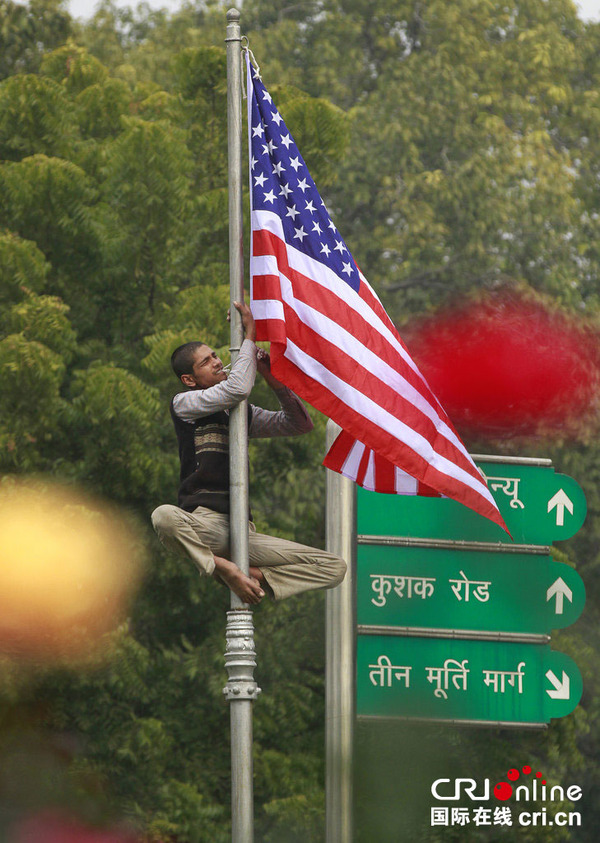 　　当地时间2015年1月23日，印度新德里，美国总统奥巴马即将访问印度，印度正在进行相关迎接工作的准备。　图片来源：CFP