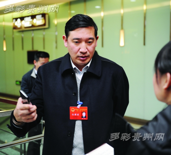 省人大代表热议公务员工资改革,刘琼代表建议