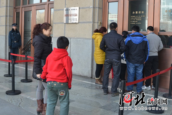 东风西路小学组织一双小手带动一个家庭假期