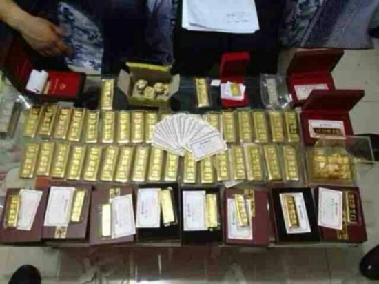 媒体曝光纪检部门在马超群家中搜出大量金条照片