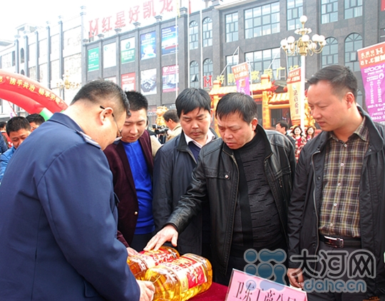 平顶山卫东人口网_平顶山市卫东区赴杭招商 助推辖区发展 血液循环(3)