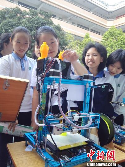 创新、创业、创客文化正逐步向深圳中小学渗透