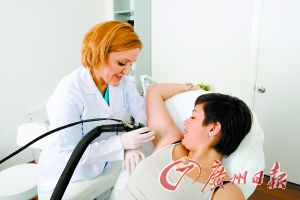 刚刚暴晒过切忌激光脱毛|医生|红肿